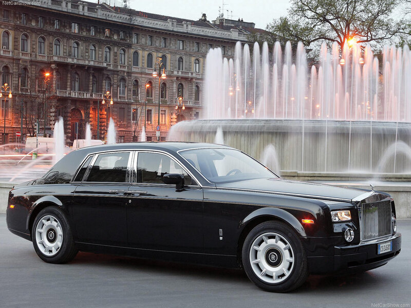 Black Rolls-Royce Phantom