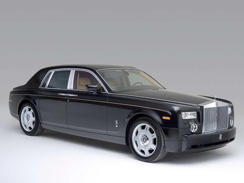 Black Rolls-Royce Phantom