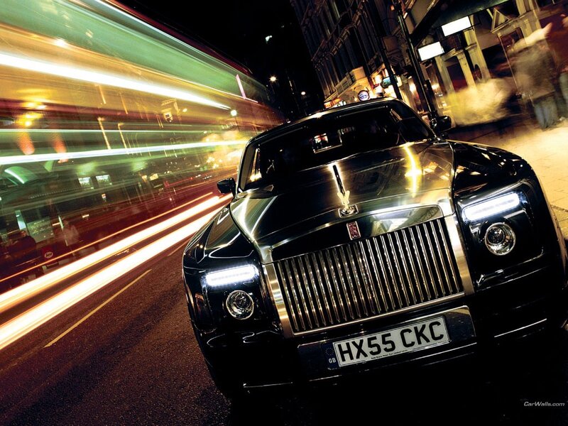 Black Rolls-royce Phantom — Dramatic, Night