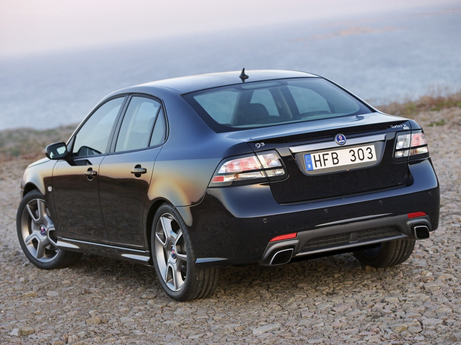 Black Saab 9-3 Turbo X