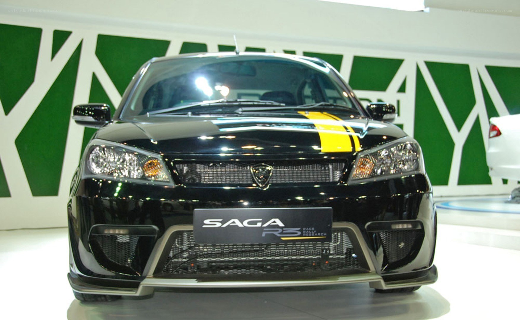 Black Saga R3 race car