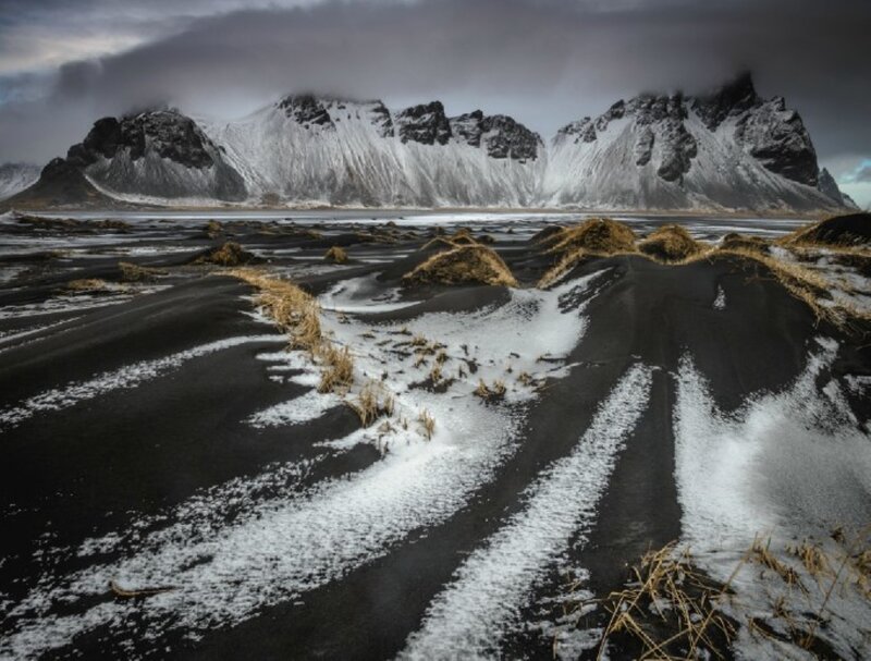 Black Sand Beach with Mountains — Dramatic, Winter