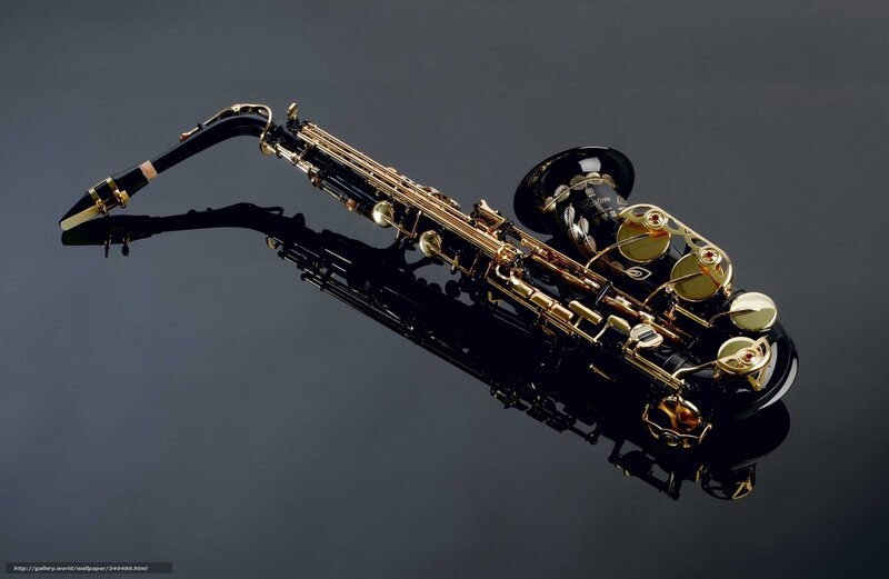 Black Saxophone with Gold Keys — Dramatic, Photograph