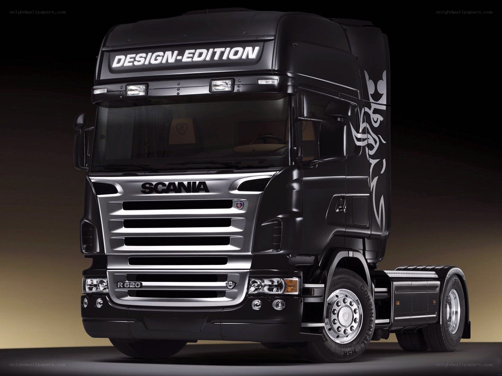 Black Scania R620 Design Edition