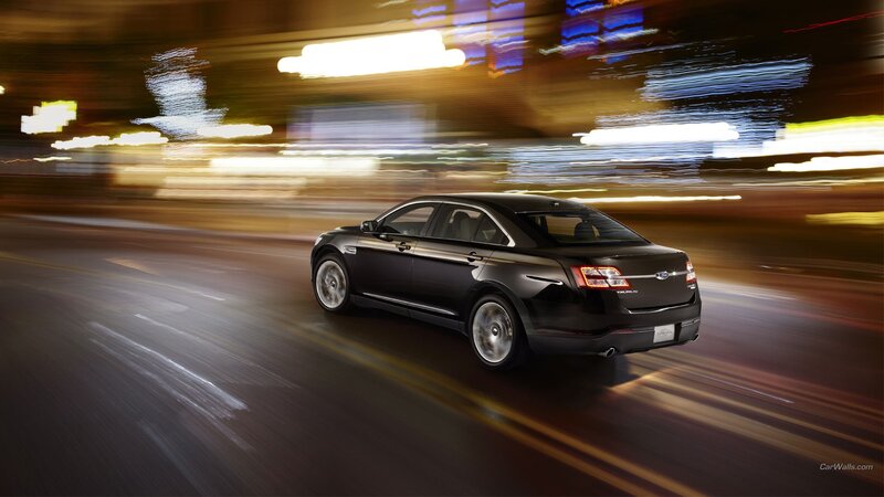 Black Sedan Car — Dynamic, Night