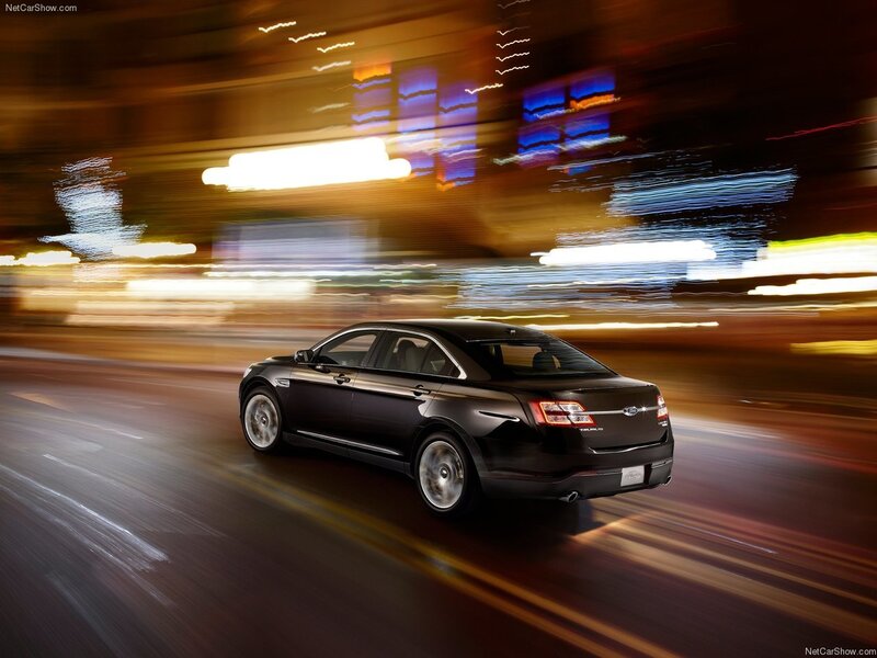 Black Sedan Car — Dynamic