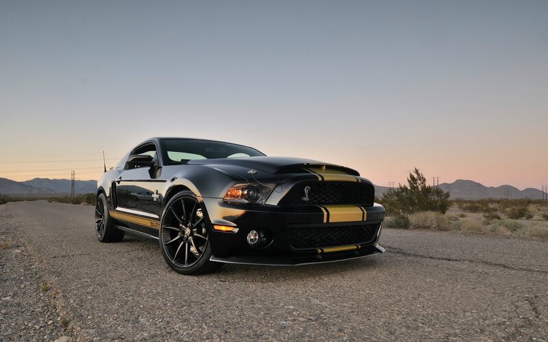 Black Shelby GT500 — Dramatic
