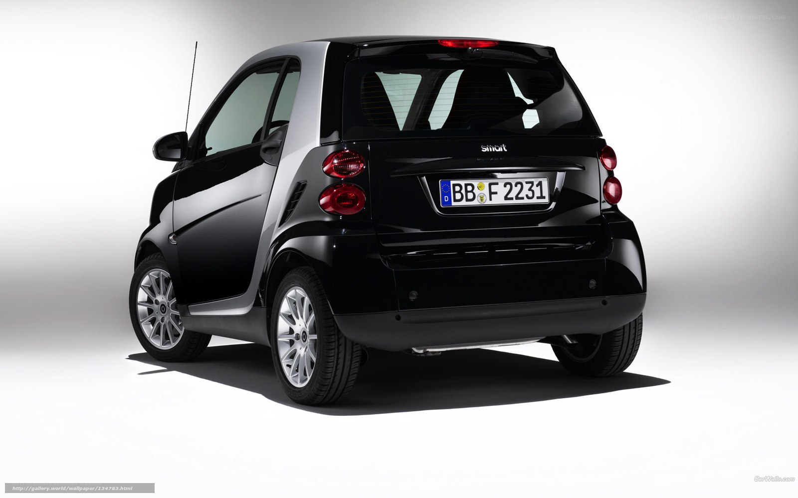 black smart car rear view