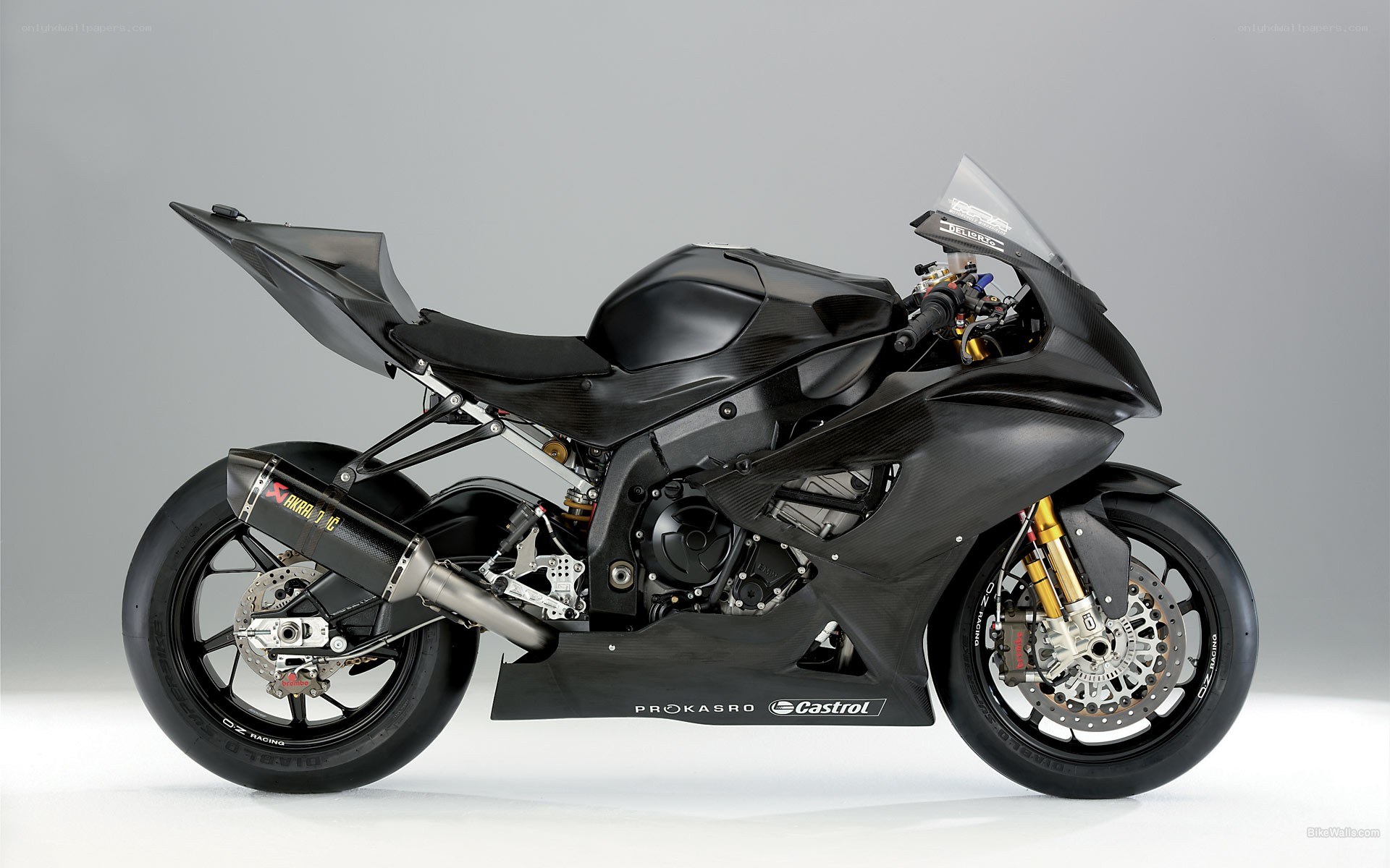 black sport motorcycle