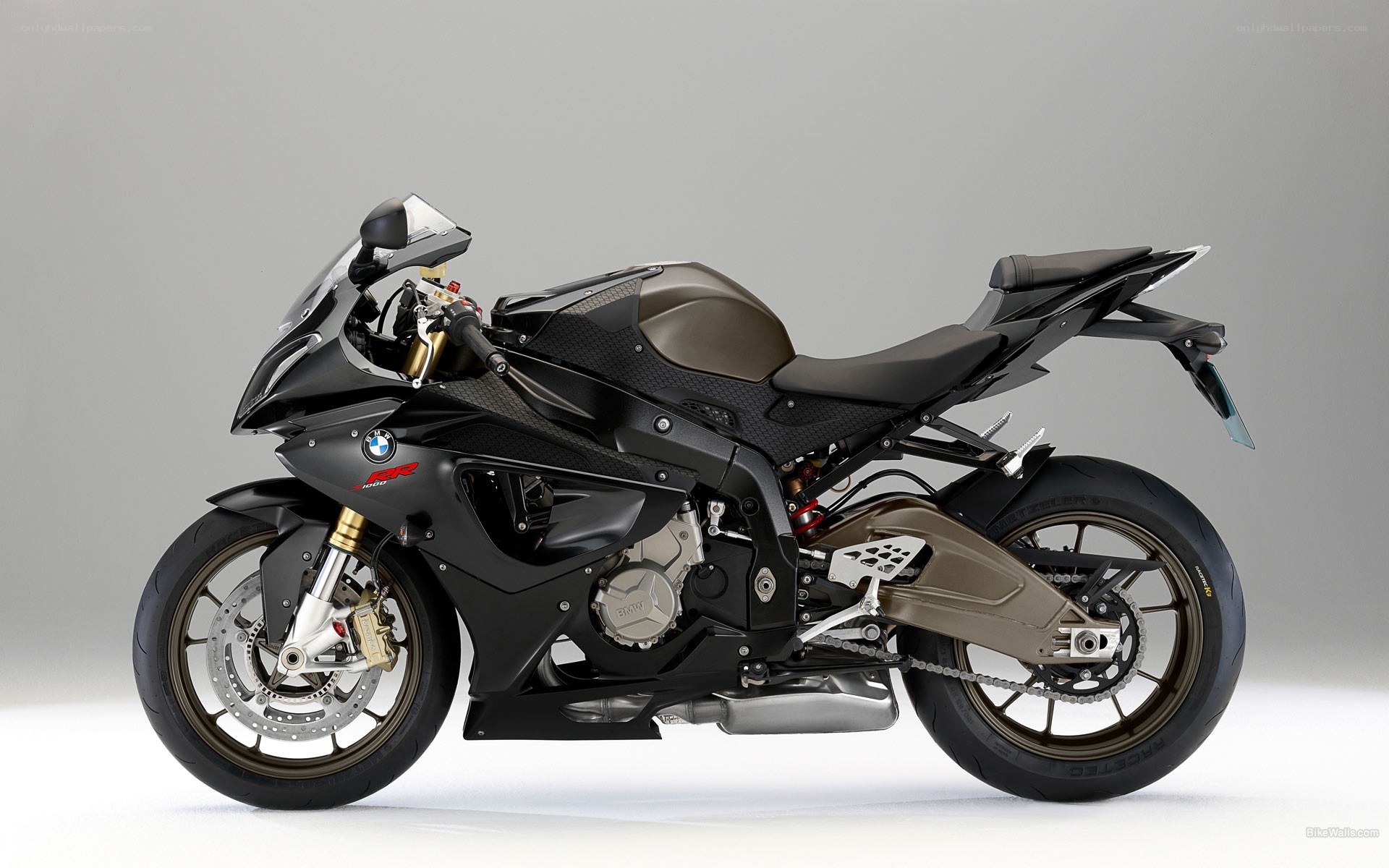 black sport motorcycle