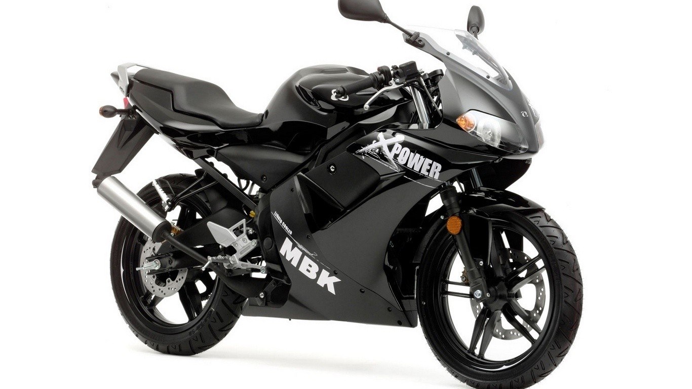 black sport motorcycle