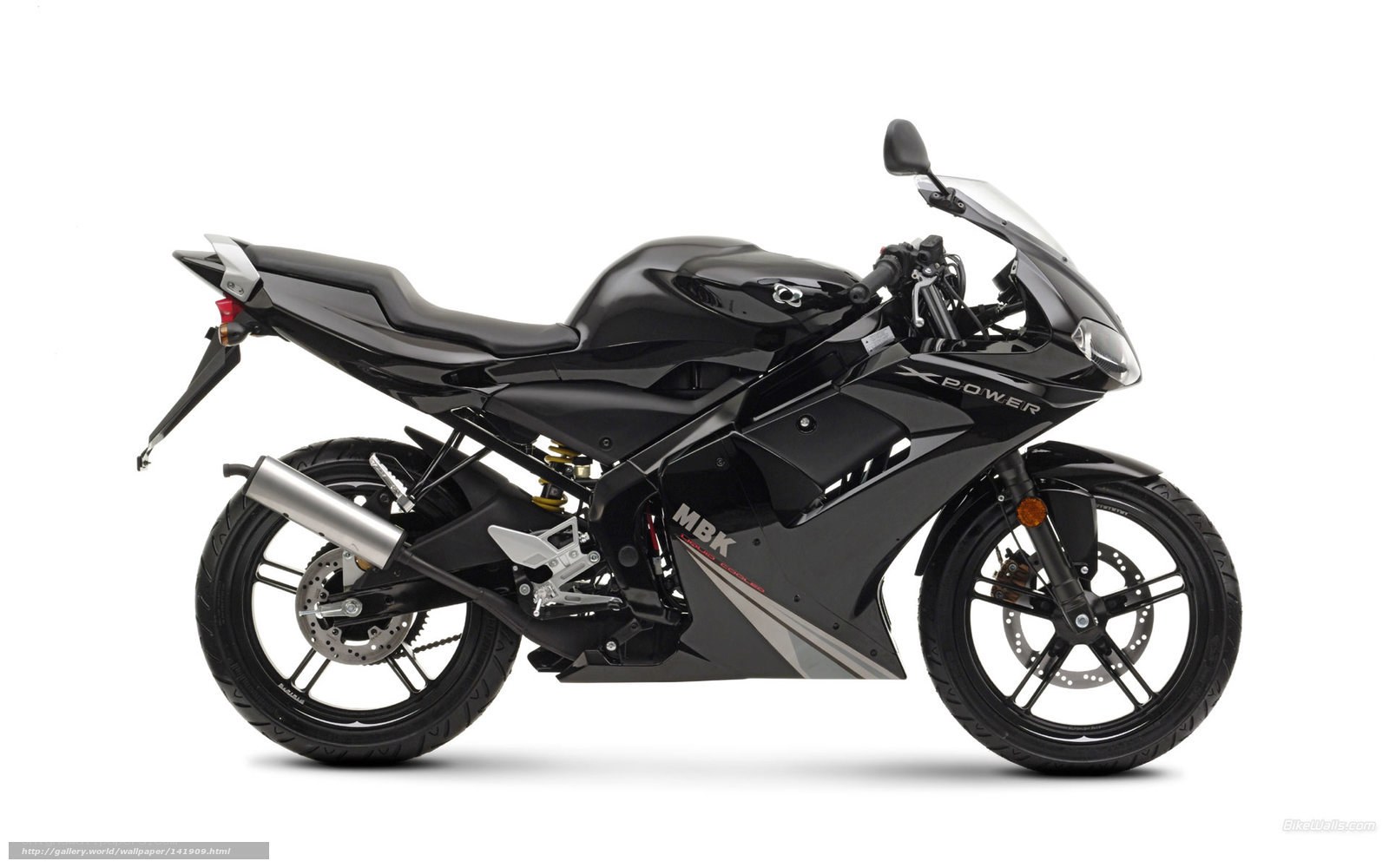 black sport motorcycle