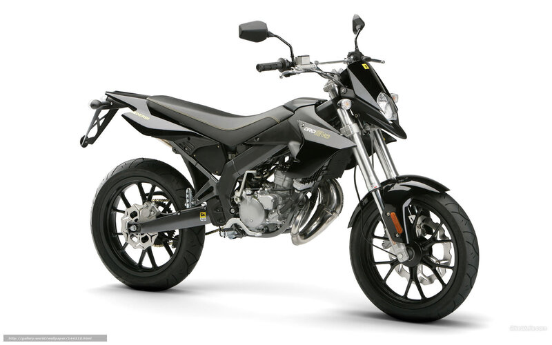 black sport motorcycle
