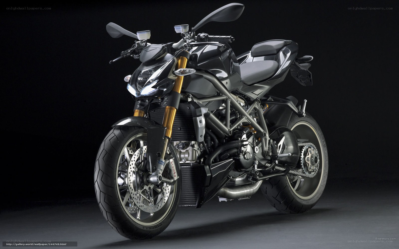 black sport motorcycle