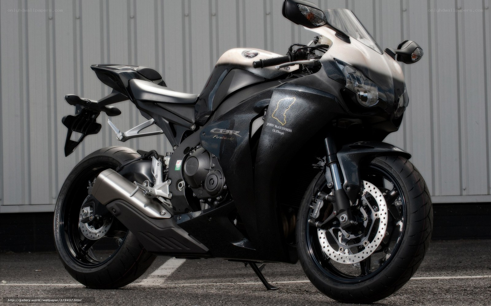 black sport motorcycle