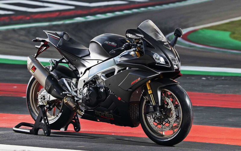 Black Sport Motorcycle — Dynamic