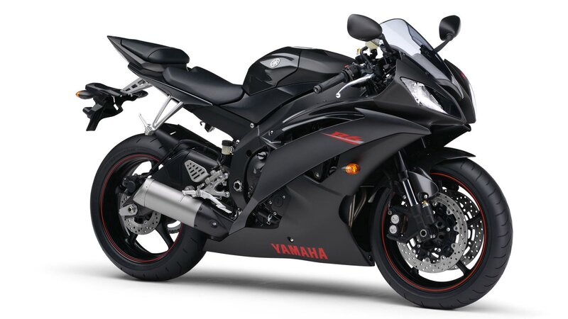 Black Sport Motorcycle — Seat, Windshield