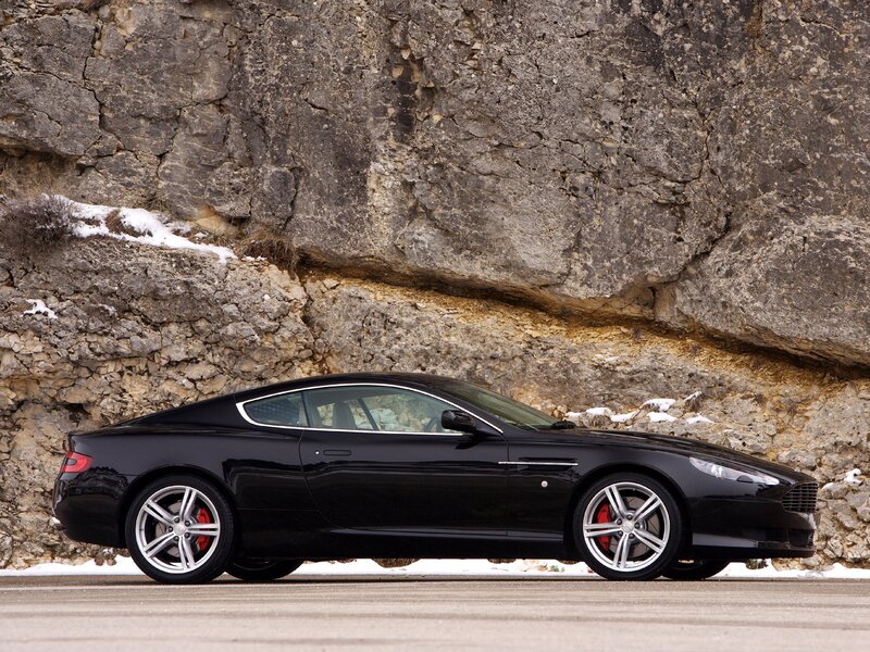 Black Sports Car — Dramatic, Winter