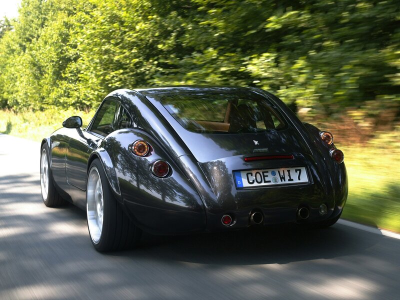 Black Sports Car — Dynamic, Coe Wi7