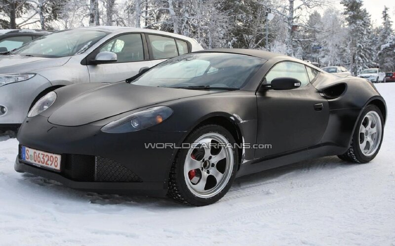 Black Sports Car in Snow — Cold