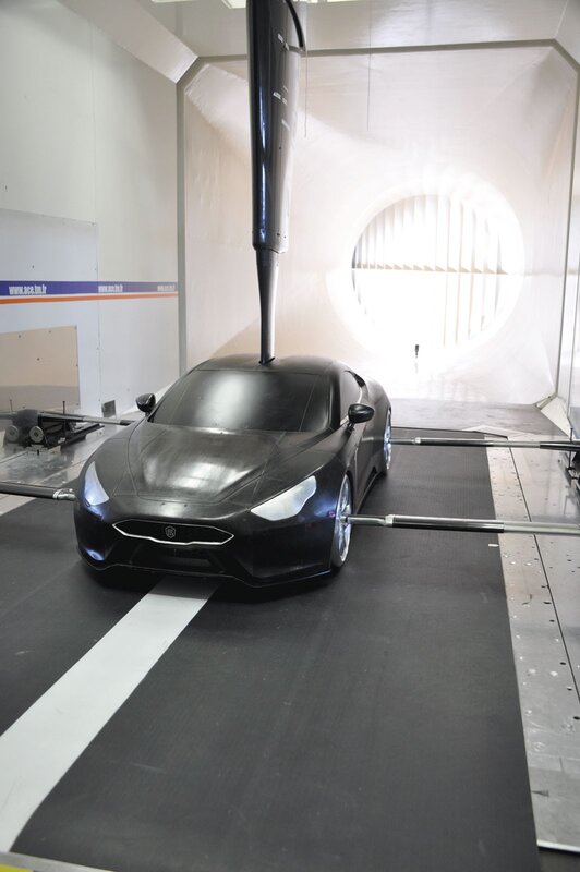 Black Sports Car in Wind Tunnel — Technical