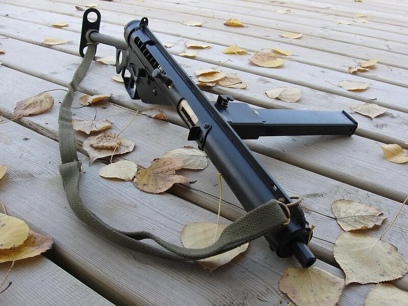 Black Submachine Gun — Calm