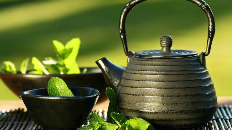 Black Teapot with Mint — Green, Serene