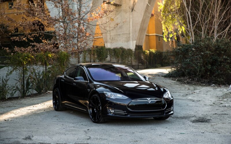 Black Tesla Model S
