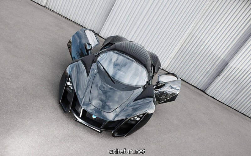Black Three-wheeled Car