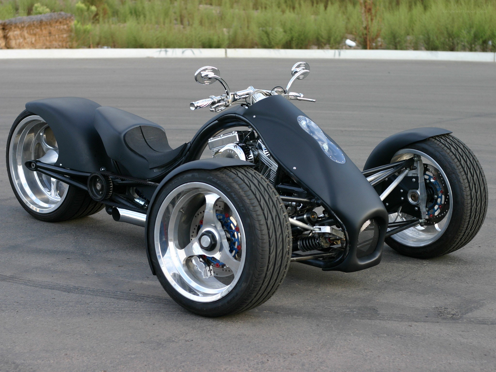 black three-wheeled motorcycle