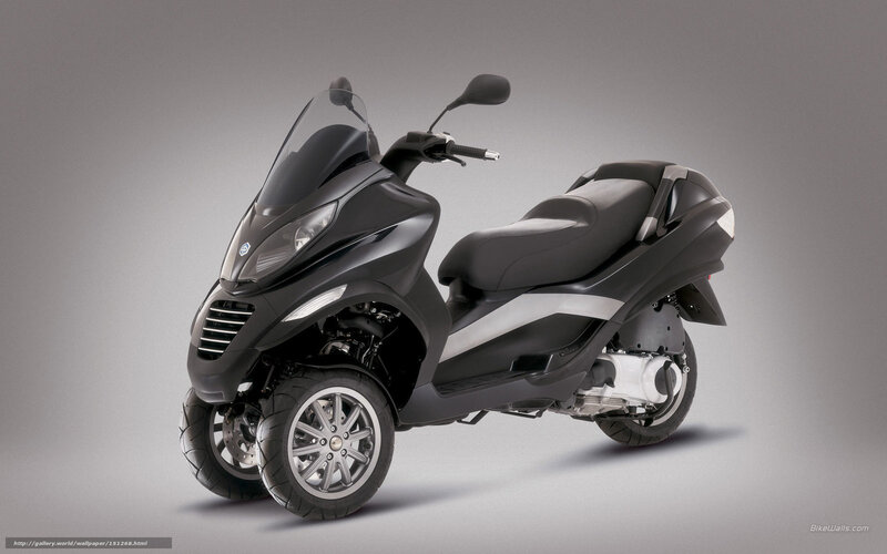Black Three-wheeled Scooter — Neutral, Photograph, Windshield, Seat, Side Mirror