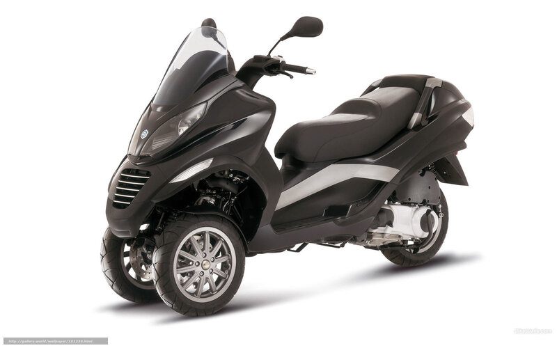 Black Three-wheeled Scooter — Neutral, Photograph, Windshield, Side Mirror