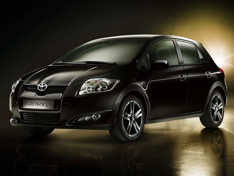 Black Toyota Auris car