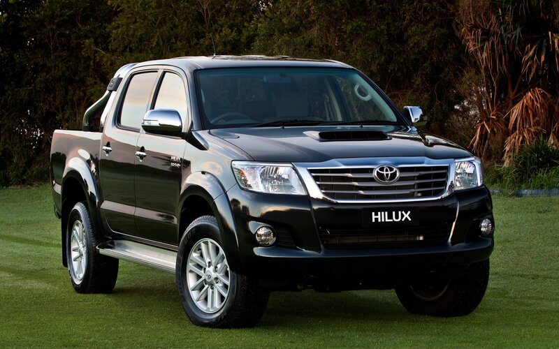 Black Toyota Hilux Pickup — Calm