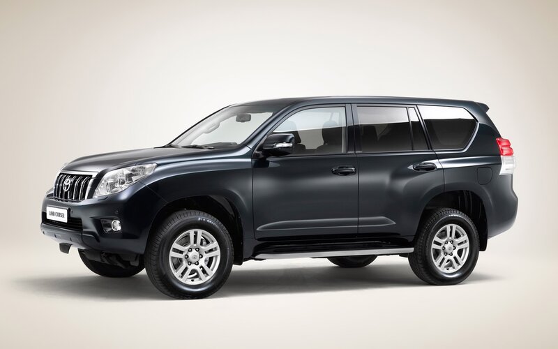 Black Toyota Land Cruiser