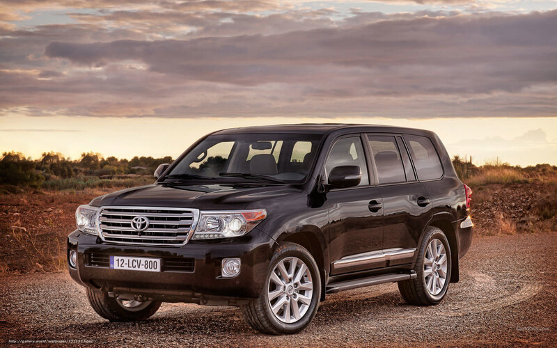 Black Toyota Land Cruiser — Dramatic