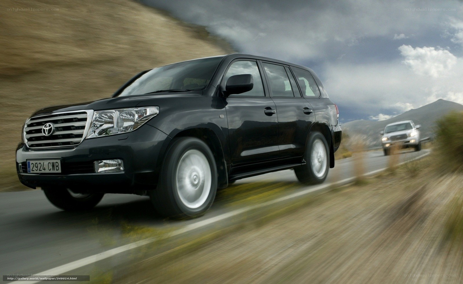 Black Toyota Land Cruiser on road
