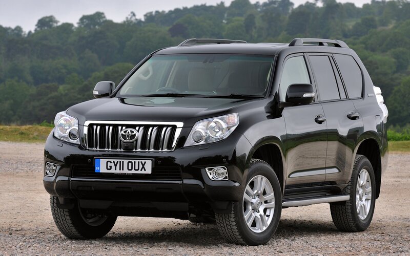 Black Toyota Land Cruiser Prado