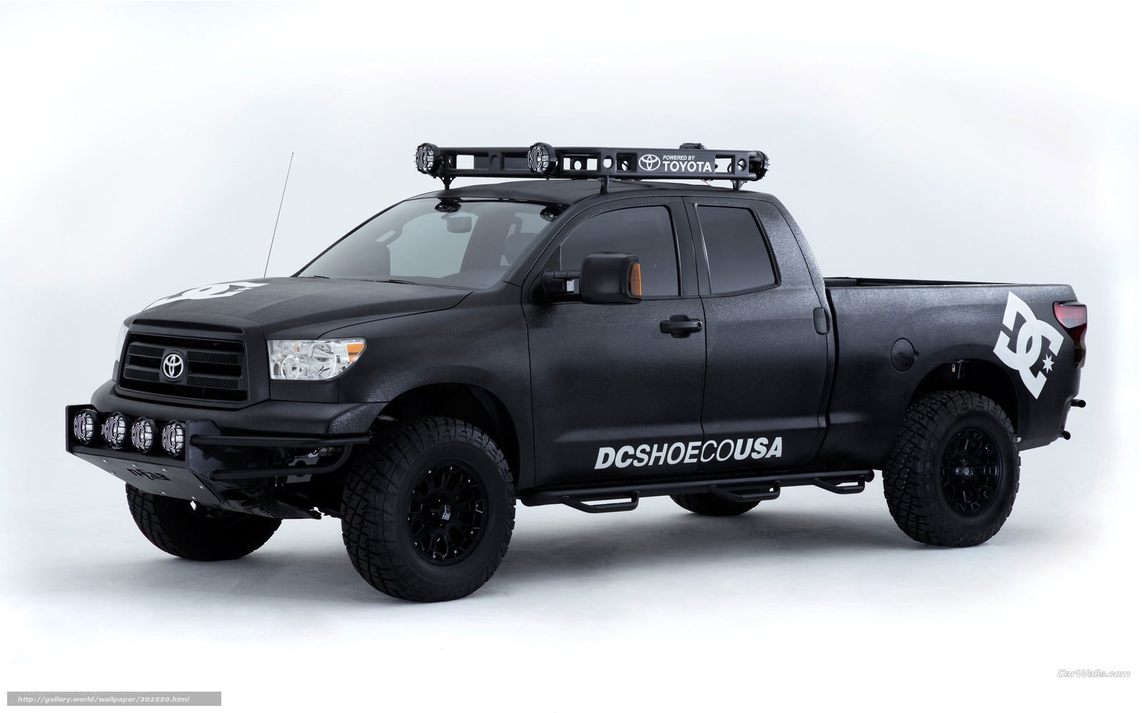 black toyota tundra pickup