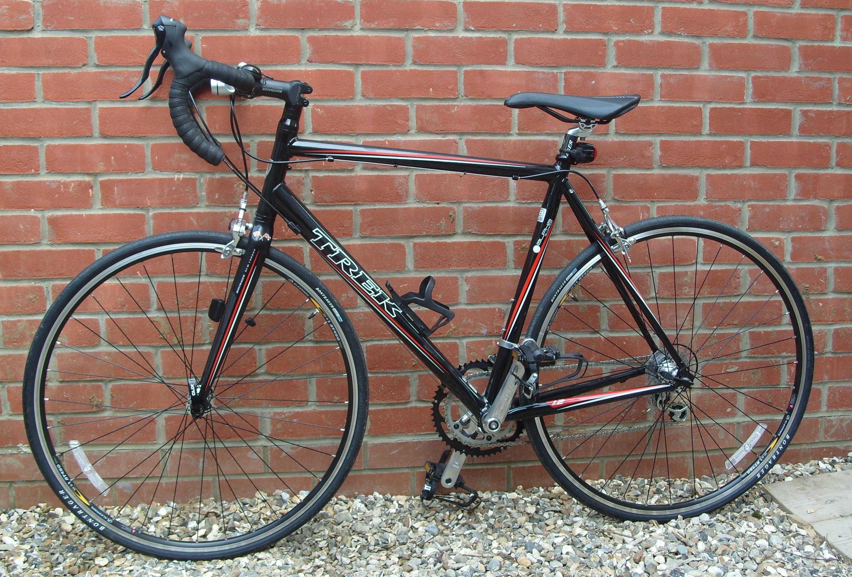 black trek road bicycle