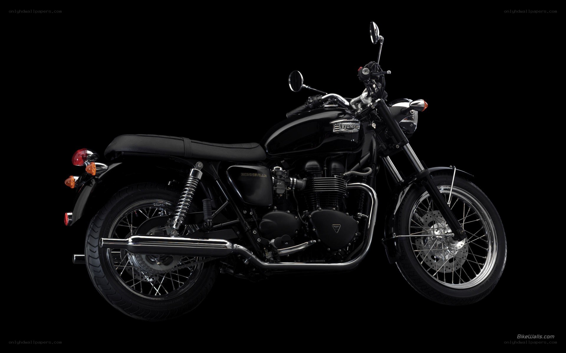 black triumph motorcycle