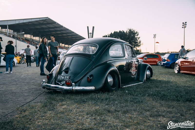 Black Vintage Beetle Car — Calm