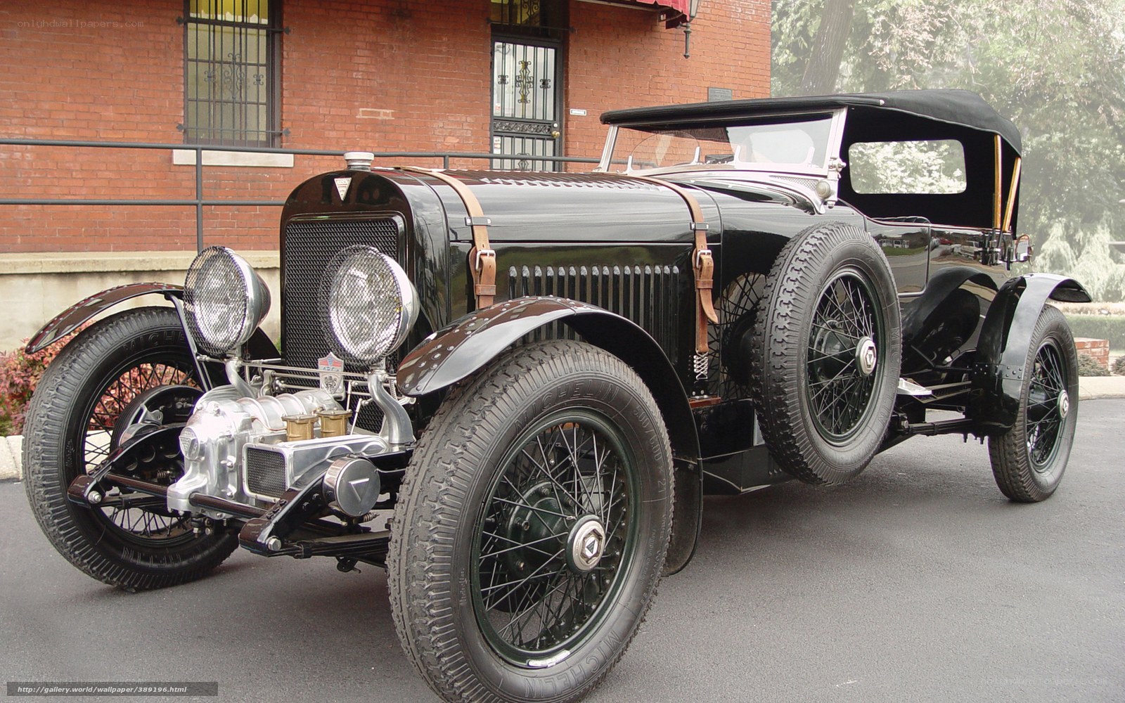 Black vintage Bentley car