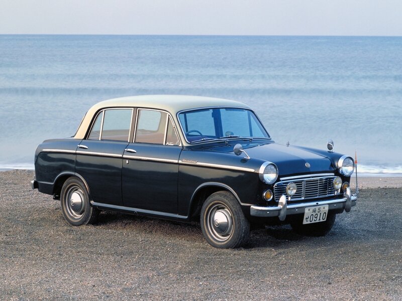 Black Vintage Car — Blue