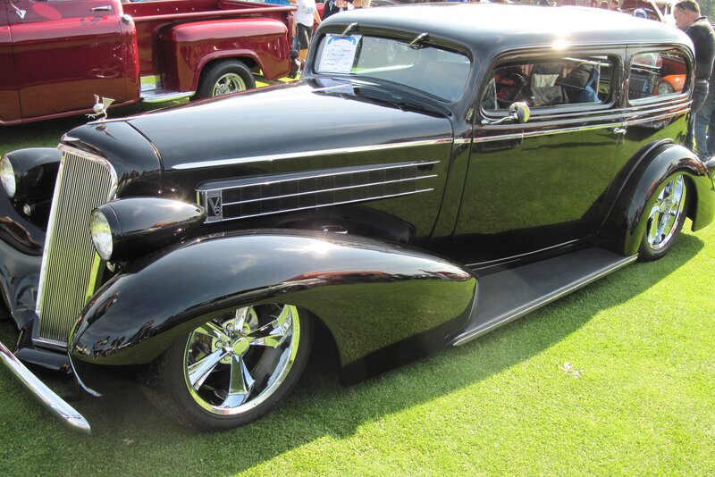 Black Vintage Car — Calm, Afternoon, Photograph, Grass