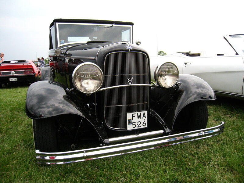 Black Vintage Car — Calm, Afternoon, Photograph, Red Car