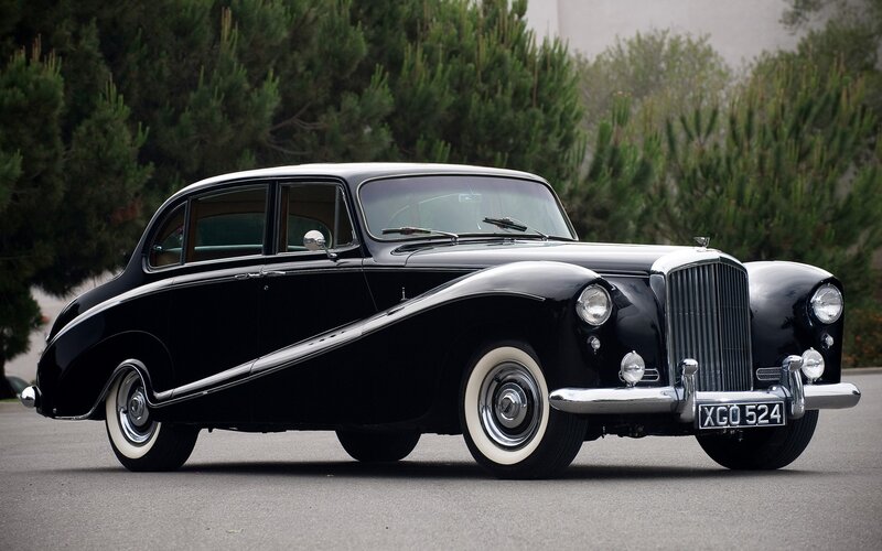 Black Vintage Car — Calm, Photograph, Trees