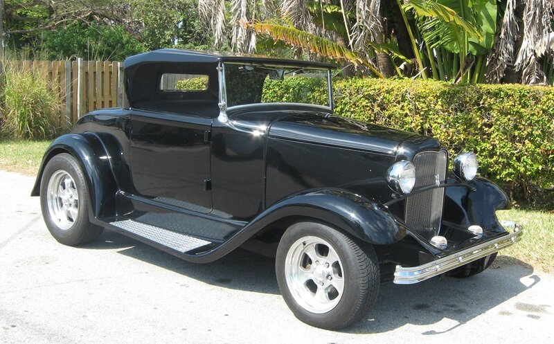 Black Vintage Car — Calm