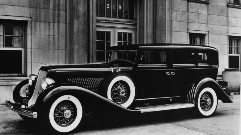 Black Vintage Car — Classic, Photograph, Building