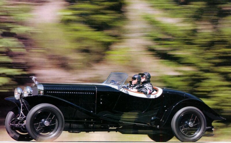 Black Vintage Car — Dynamic